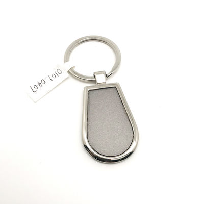 Porte-clés en métal en argent disponible en photo en argent