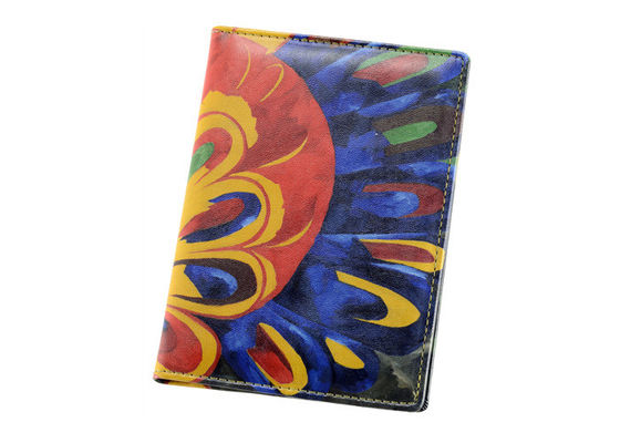 Support coloré de passeport de voyage imprimant le portefeuille de couverture de passeport personnalisé par modèle