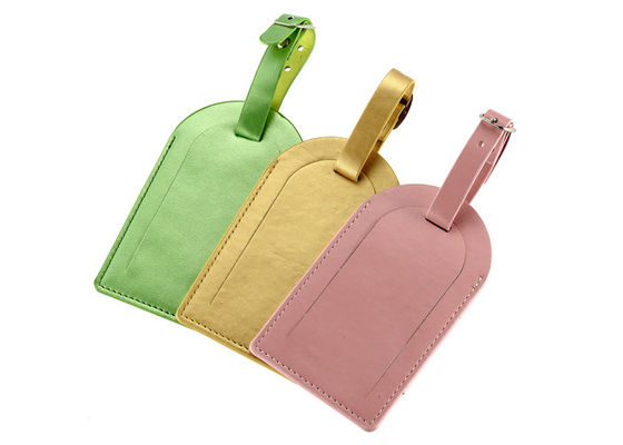 La porte forment la couleur colorée de Pantone d'étiquette de bagages de voyage d'unité centrale avec la courroie de boucle