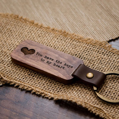 Noix en bois gravée par cadeau fait sur commande de chaîne principale pour le bureau à la maison 4,5 x 1in de voiture