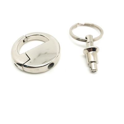 Porte-clés rétractable de couleur argentée avec personnalisation du logo en couleur argentée