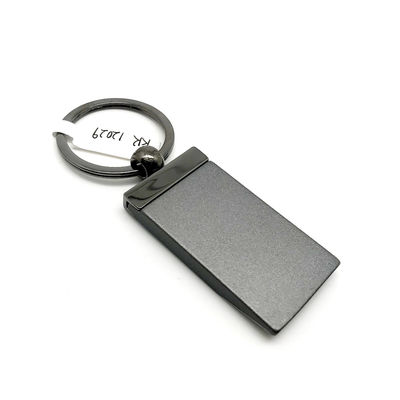 Porte-clés métallique personnalisable avec finition noire et MOQ de 500