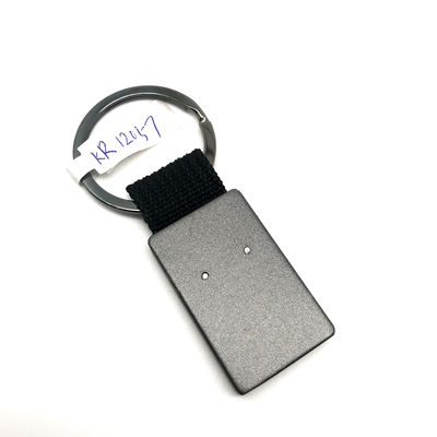 Porte-clés en alliage de zinc métallique avec finition noire pour les performances OEM / ODM