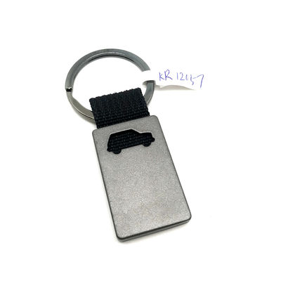 Porte-clés en alliage de zinc métallique avec finition noire pour les performances OEM / ODM