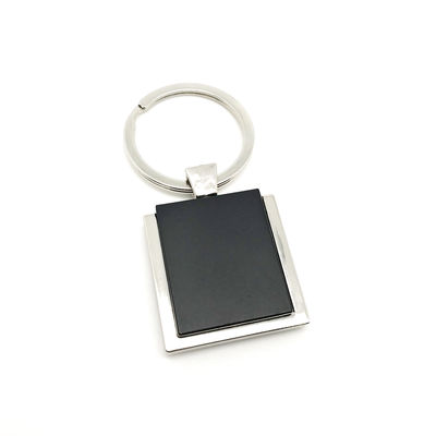 Porte-clés en métal noir en argent disponible à l' achat en ligne