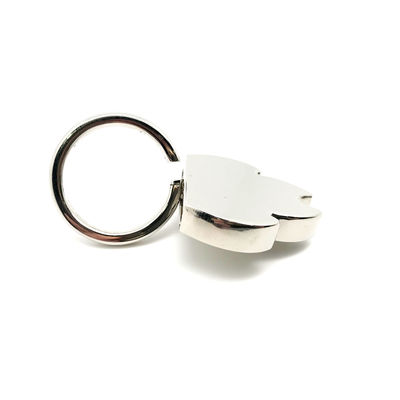 Porte-clés métallique haute performance avec finition en argent durable