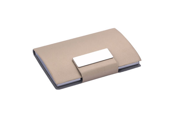 Porteur de carte de nom en métal mince adapté aux hommes et aux femmes avec un design rectangulaire élégant