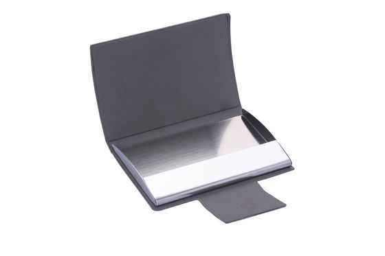 Porteur de carte de nom en métal mince adapté aux hommes et aux femmes avec un design rectangulaire élégant