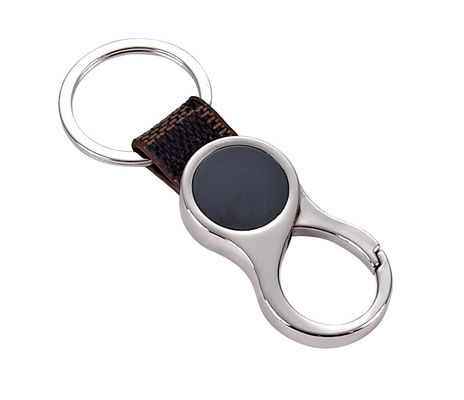 Des porte-clés exclusifs avec un toucher en cuir classique et un nom gravé sur mesure