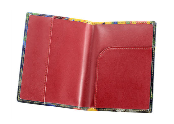 Support coloré de passeport de voyage imprimant le portefeuille de couverture de passeport personnalisé par modèle