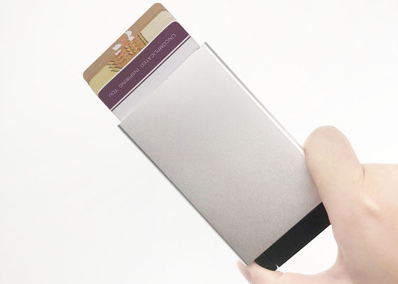 Bon prix Bruit d'aluminium vers le haut de logo adapté aux besoins du client par rectangle de support de portefeuille de carte de crédit en ligne