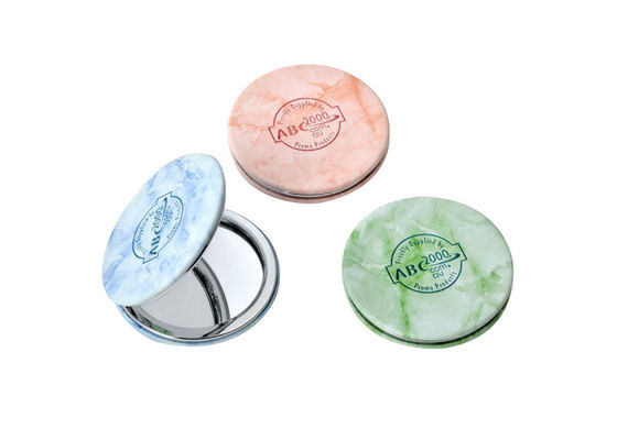 Bon prix L'unité centrale argentée de cosmétique de texture d'émail de contrat de cadeau de marbre de miroir garnissent en cuir pliable en ligne