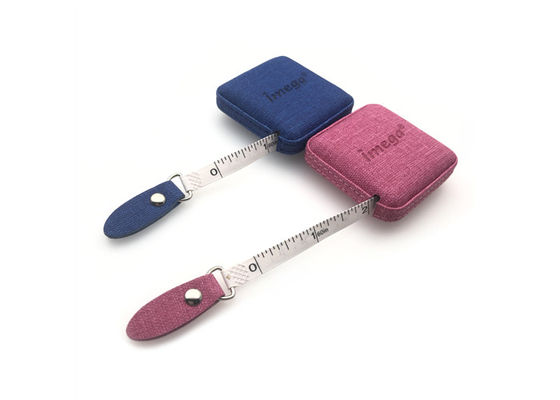 Bon prix Ruban métrique escamotable de tissu d'ABS d'unité centrale de texture de Debossing de cadeau de souvenir en ligne