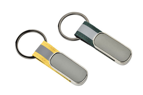 Bon prix Le rectangle à chaînes principal Pantone de support en métal de courroie de sangle colorent le cuir en alliage de zinc de fer en ligne
